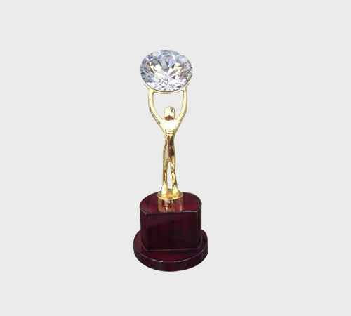 Gold Figure Holding Crystal Diamond - SKU ME-109 - Metal